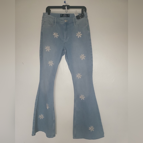 HOLISTER HIGH RISE Flowers EMBROIDERED FLARE JEANS SZ-13L Waist 31, Inseam 33.5 - Picture 1 of 5